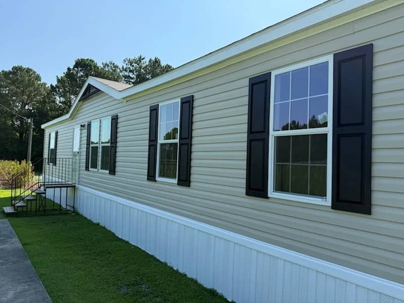 Iron Ranch 28563A, exterior